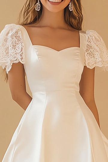 Robe de graduation en satin de dentelle A Line blanche à manches courtes